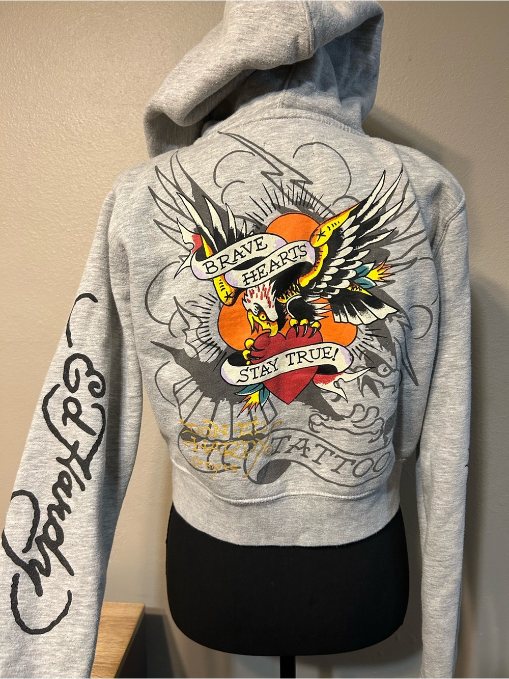 Ed Hardy Women’s XL Gray Cropped Zip Hoodie Brave Hearts Eagle Tattoo Y2K - Picture 2 of 6